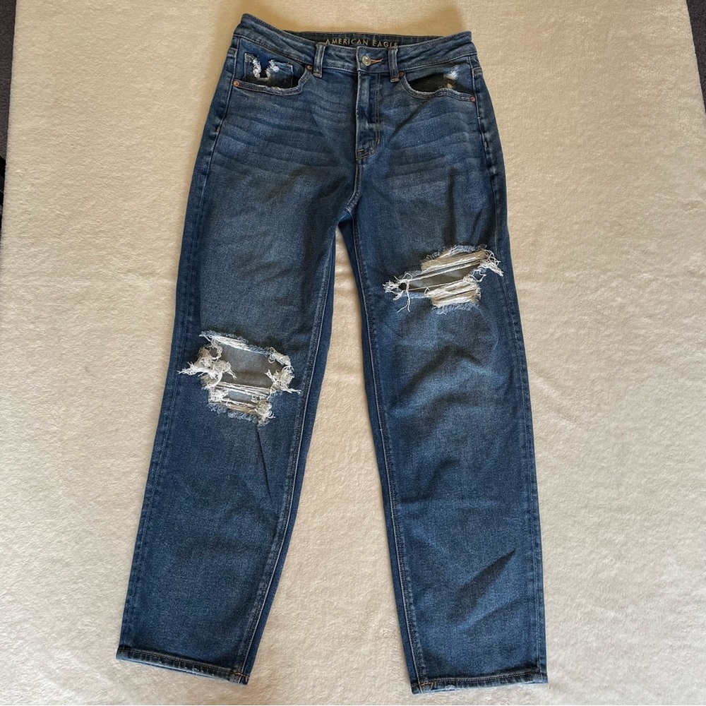 American Eagle Mom Straight Jeans - Size 8